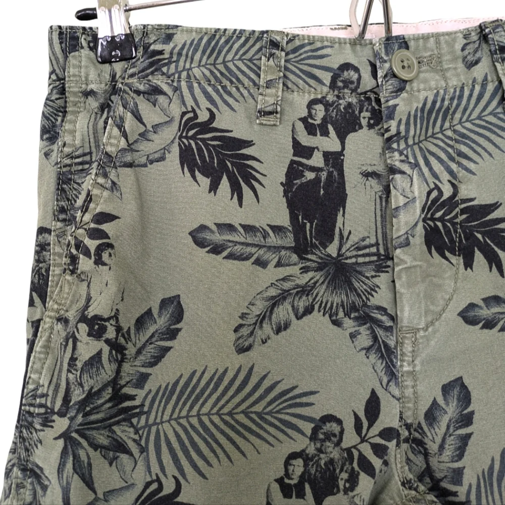 Gap x Star Wars Bermuda shorts in desert cactus